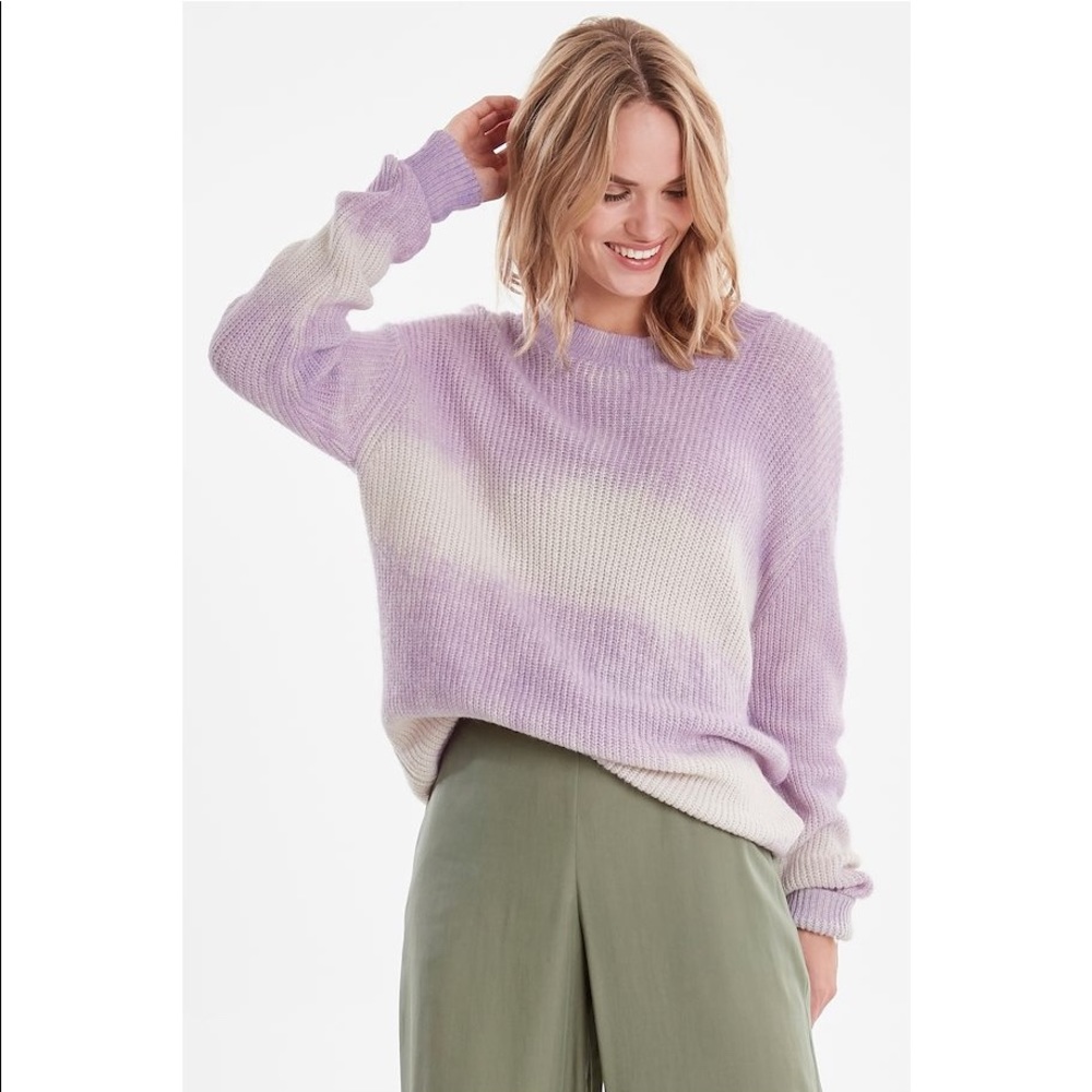 NWT B.YOUNG sweater size S.